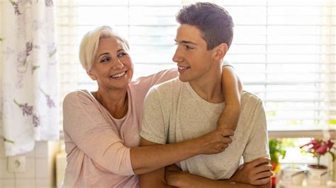 oma wichst schwanz|Stief Sohn Spritzt Seiner Mutter Einfach In Die Fotze Deutsch.